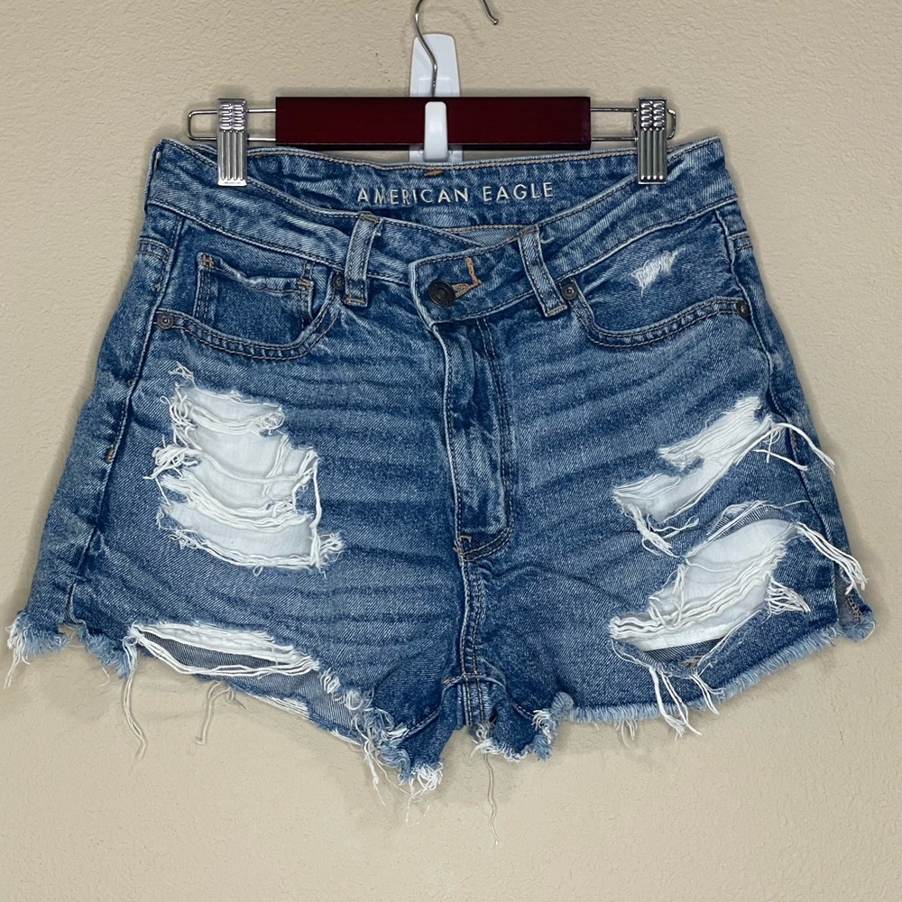 American Eagle Strigid Mom Short 26